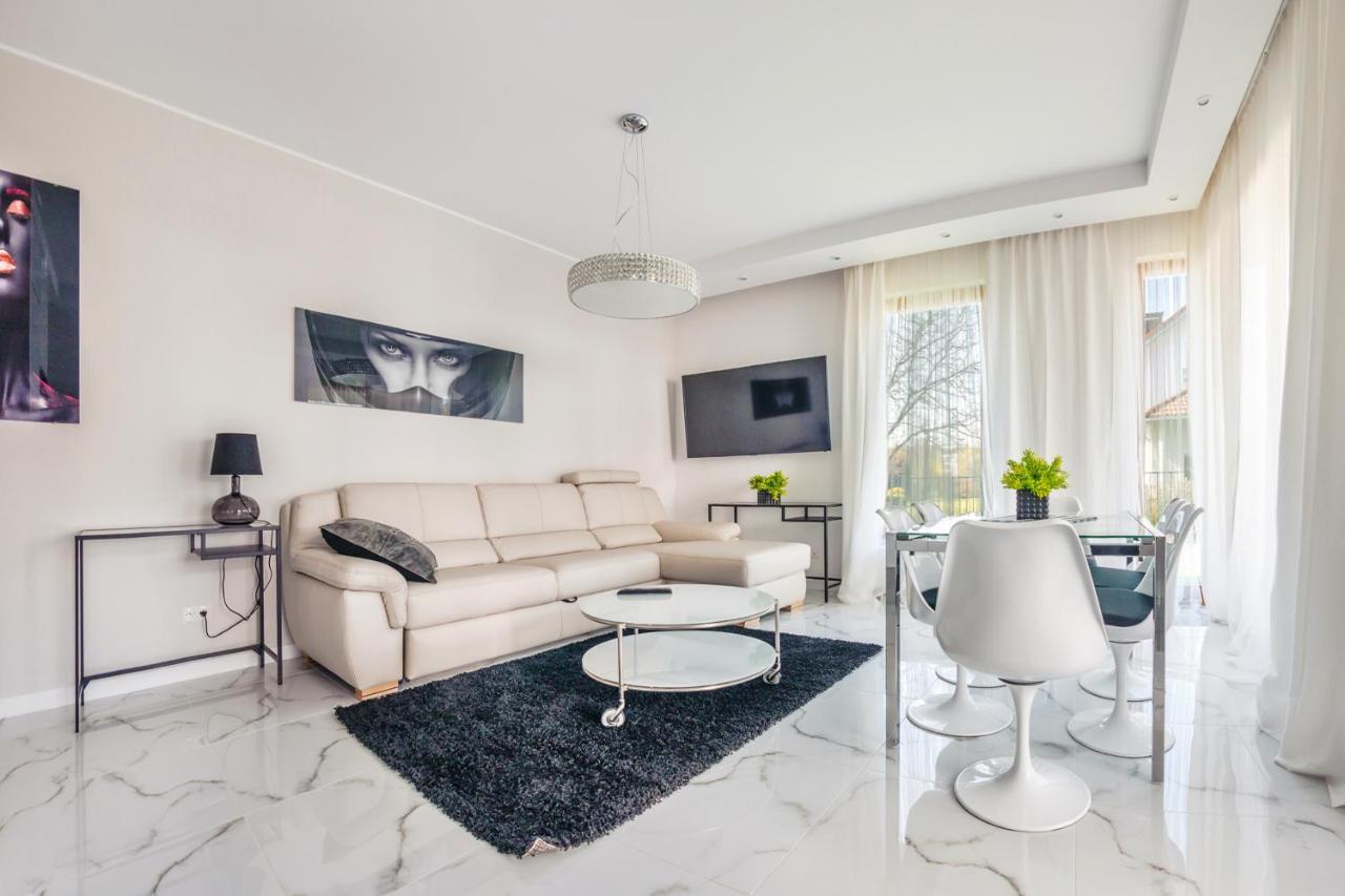 Luxury Long Island Suite グダニスク エクステリア 写真