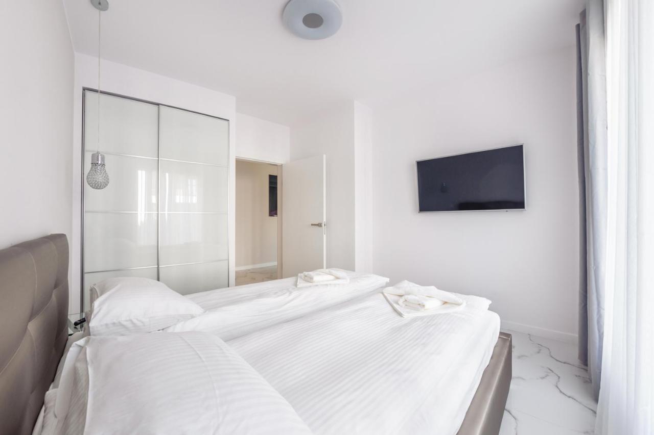 Luxury Long Island Suite グダニスク エクステリア 写真
