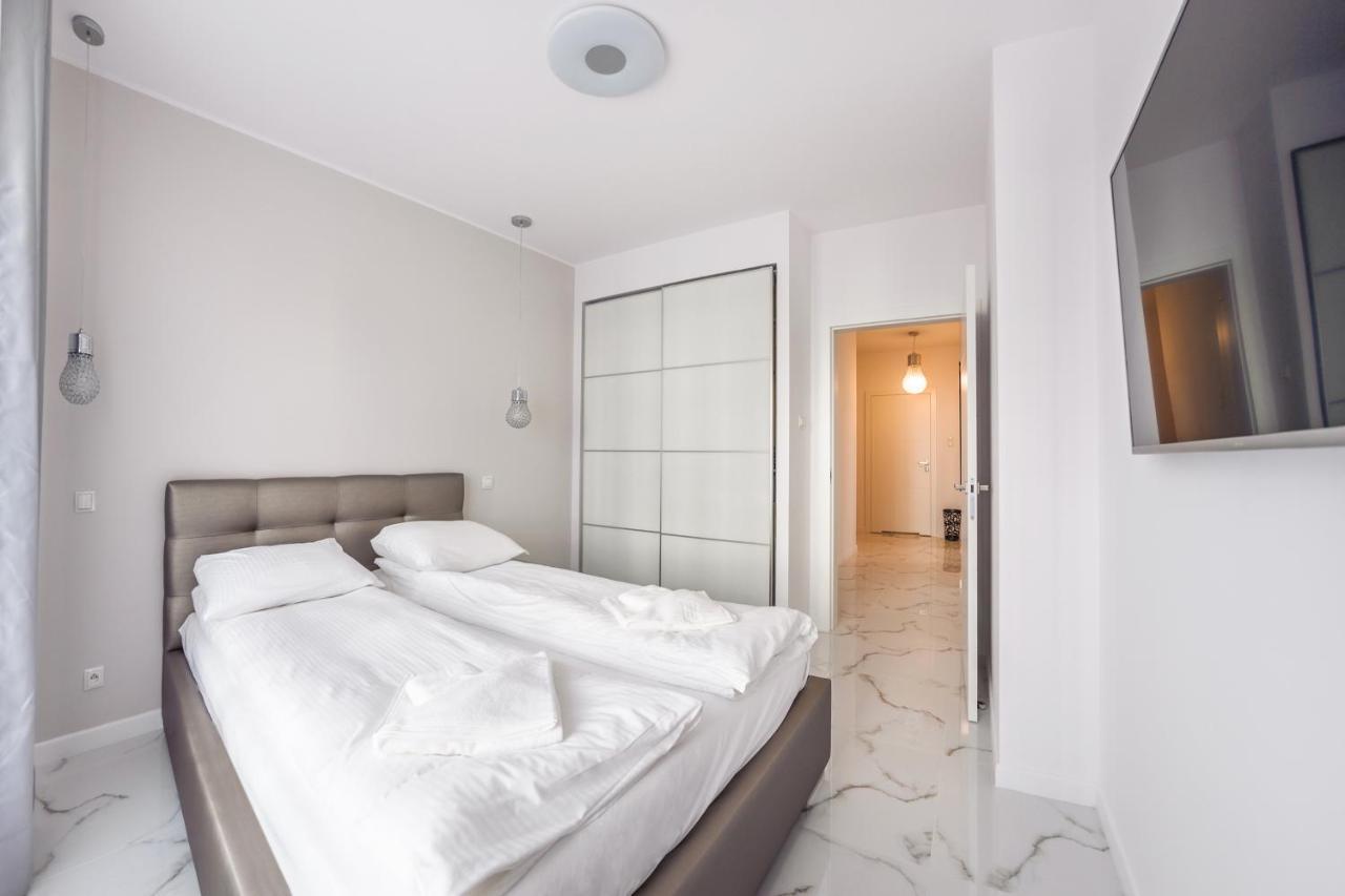 Luxury Long Island Suite グダニスク エクステリア 写真