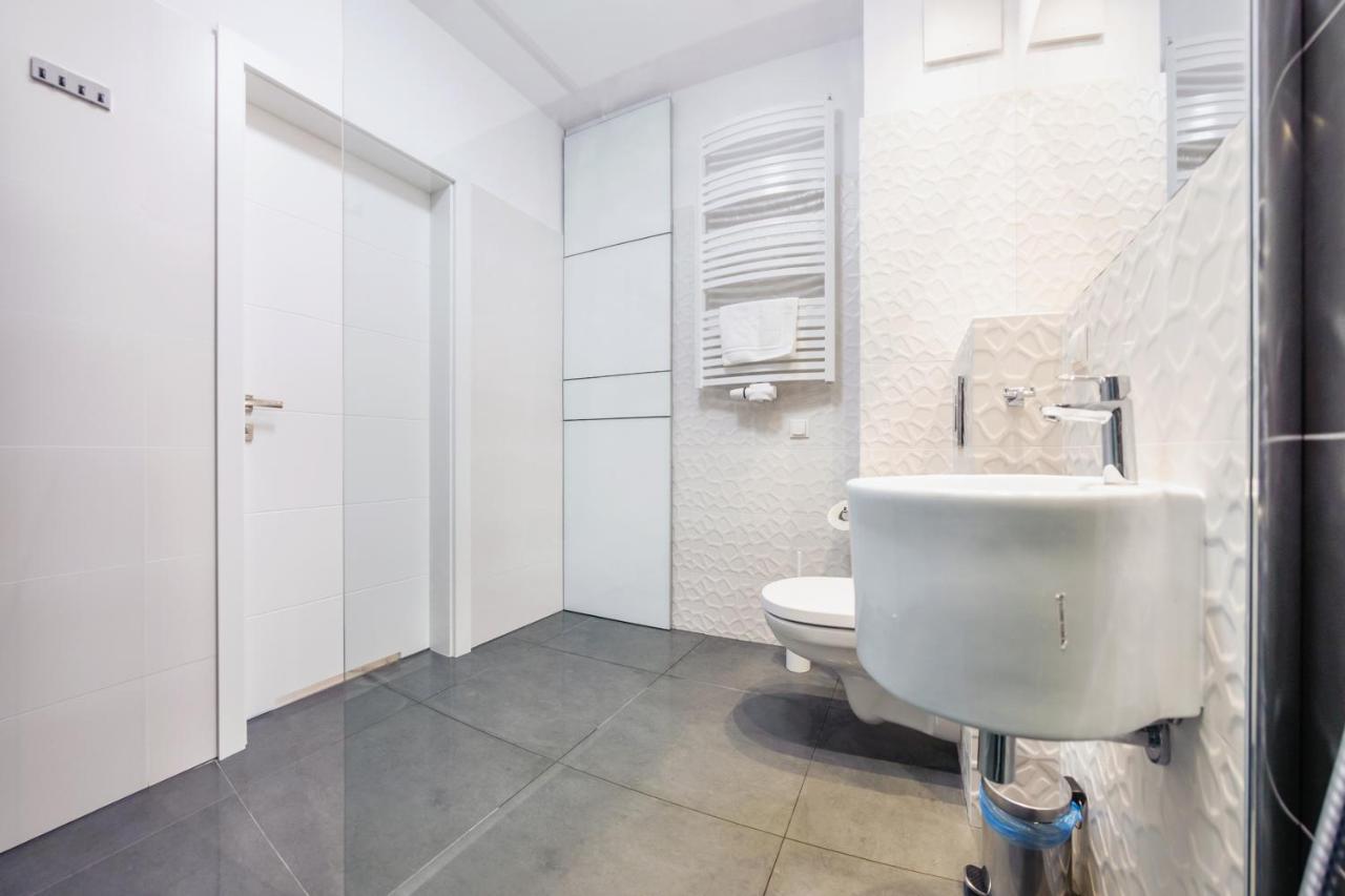 Luxury Long Island Suite グダニスク エクステリア 写真