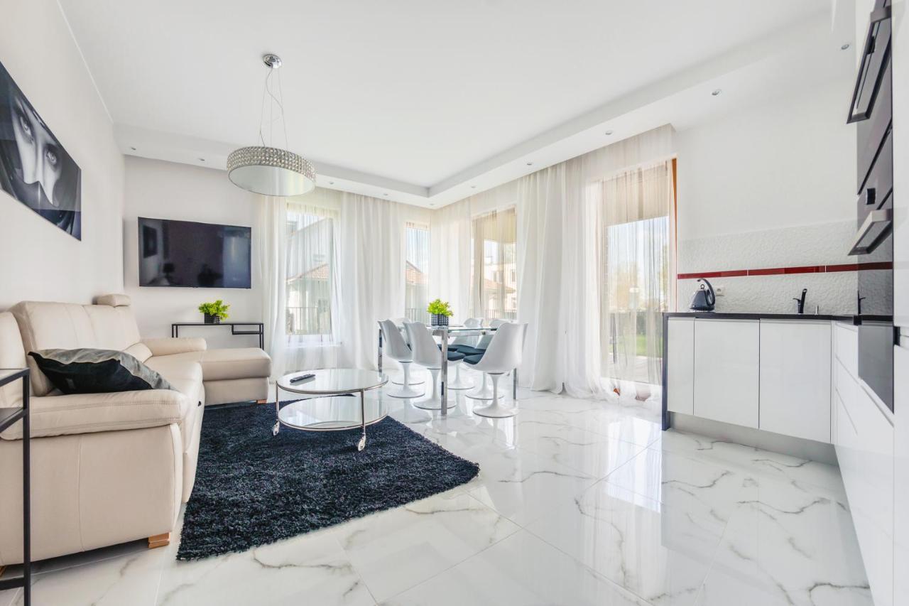 Luxury Long Island Suite グダニスク エクステリア 写真