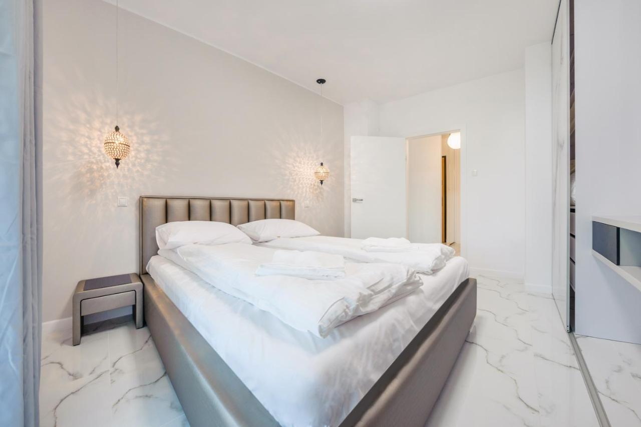 Luxury Long Island Suite グダニスク エクステリア 写真