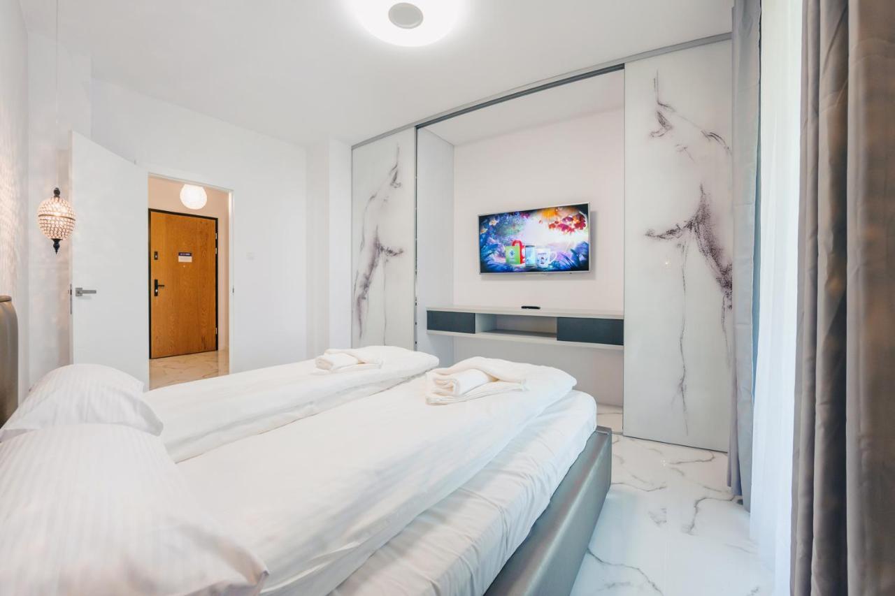 Luxury Long Island Suite グダニスク エクステリア 写真