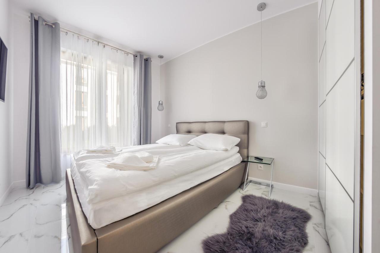 Luxury Long Island Suite グダニスク エクステリア 写真