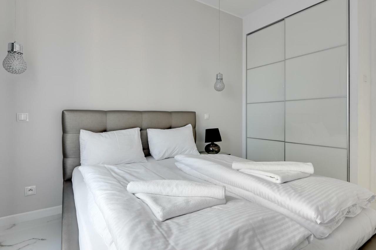 Luxury Long Island Suite グダニスク エクステリア 写真