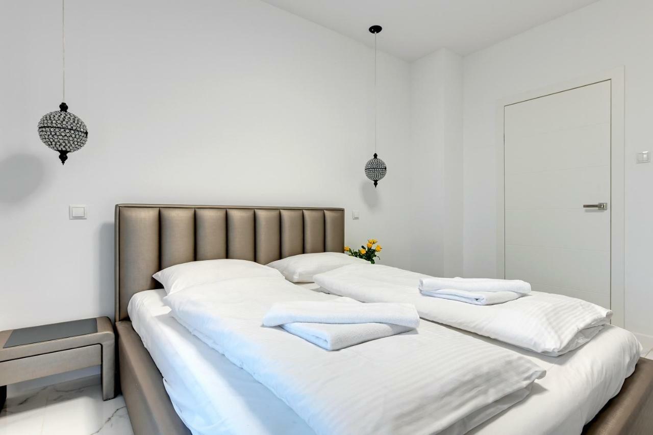 Luxury Long Island Suite グダニスク エクステリア 写真